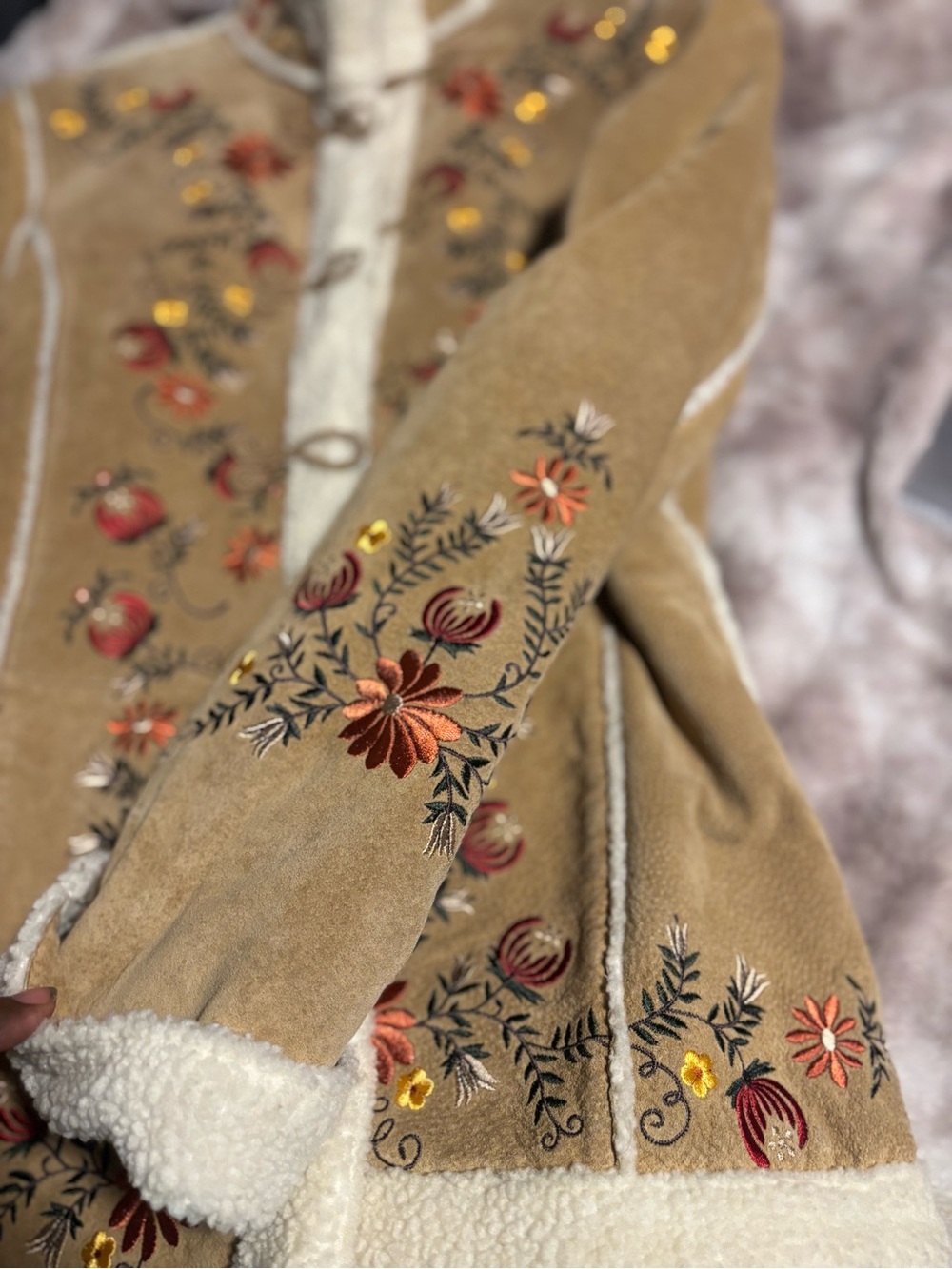 Vintage St John’s Bay Floral Embroidered Sherpa Suede Jacket Large - Picture 4 of 5